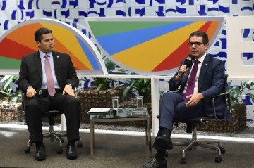 Para Alcolumbre e Motta, o Brics deve buscar posições comuns em pautas como mudanças climáticas, IA, paz global e economia -  (crédito:  Carlos Moura/Agência Senado)