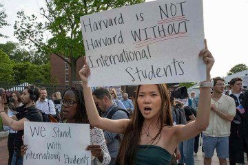 Governo Trump suspende visto a novos estudantes estrangeiros de Harvard