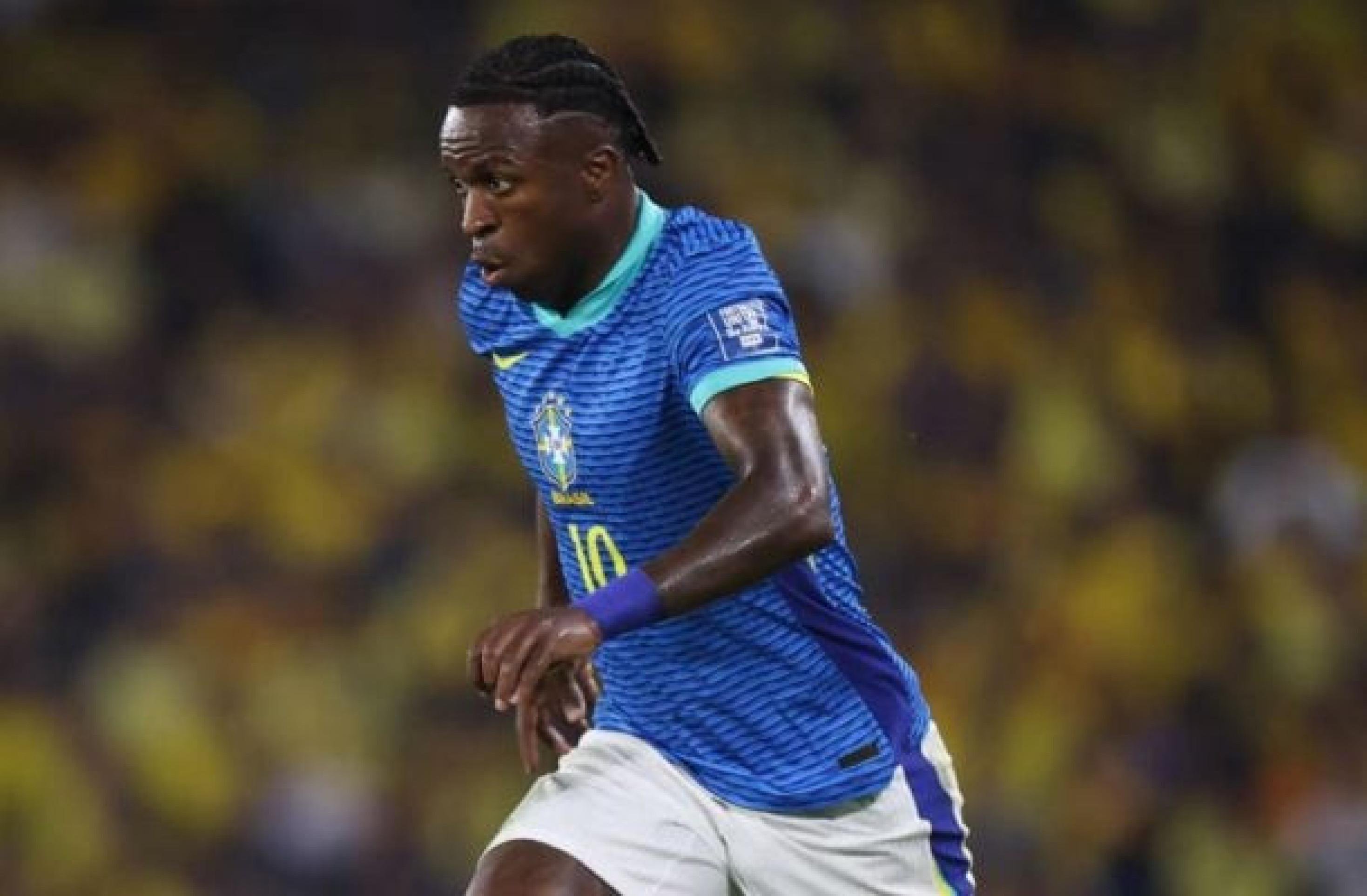 Vini Jr diz estar feliz com Ancelotti no Brasil e convoca torcida: ‘Copa é logo ali’