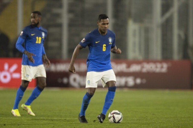 ALEX SANDRO - Não conseguiu se destacar tanto. Até apareceu bem na marcação, principalmente na primeira etapa, mas não conseguiu aparecer muito no ataque e ficou devendo na criação de jogadas. Nota: 5 - Foto: Divulgação/CBF