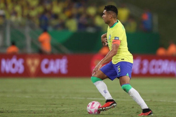 CASEMIRO - Foi um dos melhores em campo. Conseguiu defender muito bem nas chegadas equatorianas, sendo o principal responsável pela falta de efetividade adversária, além de aparecer no ataque e criar chances. Nota: 6,5 - Foto: Vitor Silva/CBF