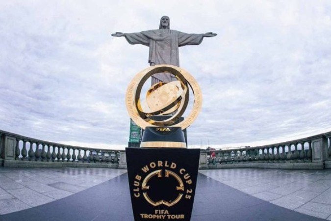 Taça do Mundial de Clube na frente do Cristo Redentor - (crédito: Foto: Lucas Merçon/Fluminense) Taça do Mundial de Clube na frente do Cristo Redentor - (crédito: Foto: Lucas Merçon/Fluminense)