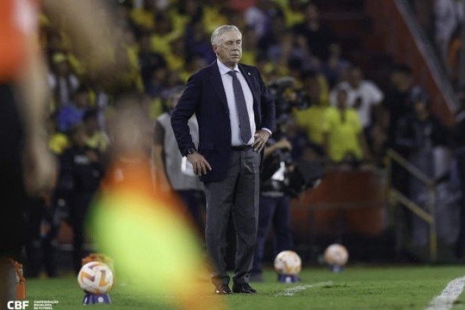 CARLO ANCELOTTI - Mostrou que precisa de mais tempo para conseguir ajustar a Seleção com sua cara. Fez um bom trabalho defensivo, conseguindo armar muito bem o time atrás, Faltou potencializar o sistema de ataque, para passar pela defesa e criar mais oportunidades. Nota: 6 - Foto: Rafael Ribeiro/CBF