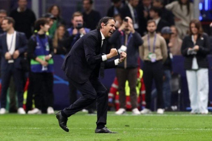 Simone Inzaghi durante comemoração pela Inter de Milão -  (crédito: Foto: Marco Luzzani/Getty Images)