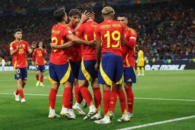 Jogadores da Espanha comemoram um dos gols marcados por Lamine Yamal - (crédito: Foto: Alex Grimm/Getty Images) Jogadores da Espanha comemoram um dos gols marcados por Lamine Yamal - (crédito: Foto: Alex Grimm/Getty Images)