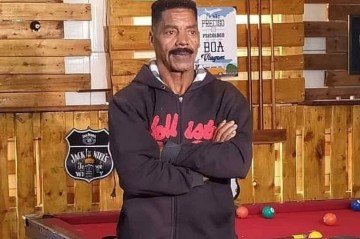 Edson tocou violão na banda Raça Negra na década de 1990 -  (crédito: Reprodução/Instagram)