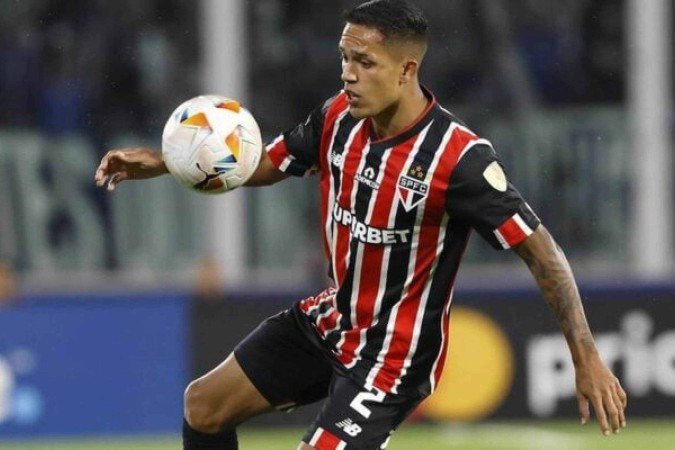 Corinthians negocia a contratação do lateral Igor Vinícius, do São Paulo - (crédito: Foto: Rubens Chiri / São Paulo FC) Corinthians negocia a contratação do lateral Igor Vinícius, do São Paulo - (crédito: Foto: Rubens Chiri / São Paulo FC)