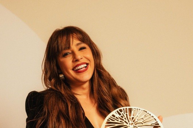 Lauana Prado com o prêmio de Melhor Lançamento Sertanejo - (crédito: Divulgação) Lauana Prado com o prêmio de Melhor Lançamento Sertanejo - (crédito: Divulgação)