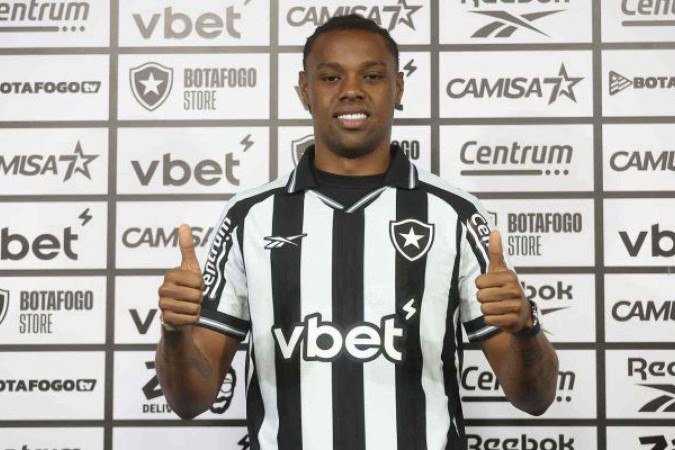 Pantaleão é, enfim, do Botafogo - (crédito: Foto: Vitor Silva/Botafogo) Pantaleão é, enfim, do Botafogo - (crédito: Foto: Vitor Silva/Botafogo)