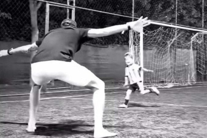 Vegetti comemora gol de cabeça do filho - (crédito: Foto: Reprodução) Vegetti comemora gol de cabeça do filho - (crédito: Foto: Reprodução)