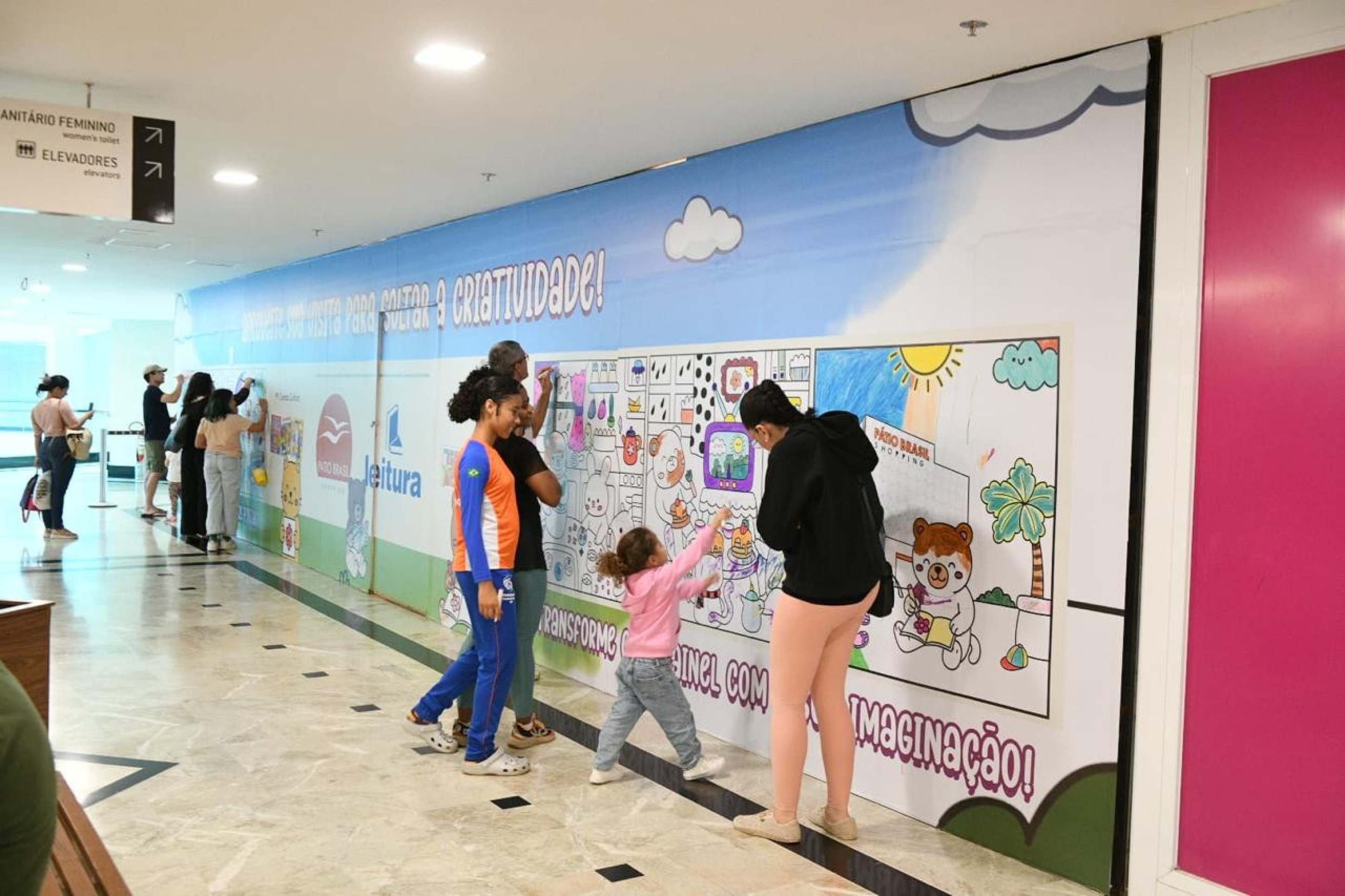 Evento de colorir no Pátio Brasil 