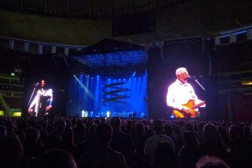 Brasilienses lotaram o Mané Garrincha para se despedir de um dos maiores ícones da cultura brasileira dos últimos 50 anos -  (crédito: Guilherme Felix/CB)