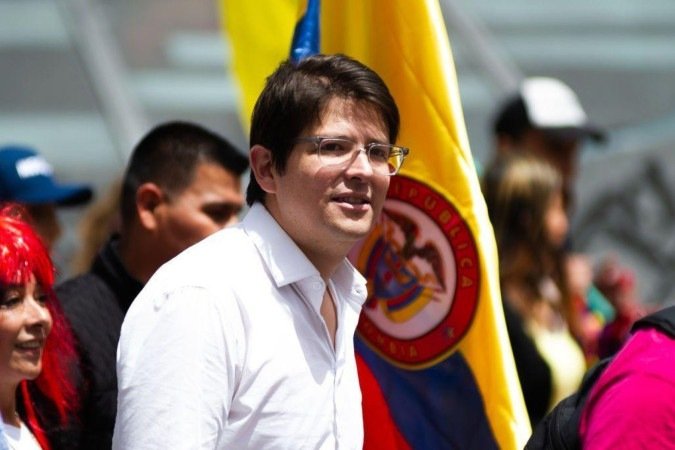O que se sabe sobre atentado a tiros contra Miguel Uribe, pré-candidato à Presidência da Colômbia - (crédito: BBC Geral) O que se sabe sobre atentado a tiros contra Miguel Uribe, pré-candidato à Presidência da Colômbia - (crédito: BBC Geral)