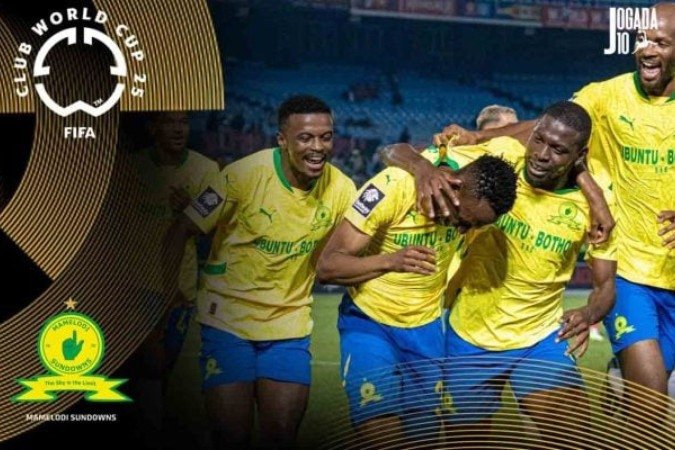 Equipe africana tem o estilo brasileiro como referência de futebol - (crédito: Foto: Arte sobre foto de Divulgação/Mamelodi Sundowns) Equipe africana tem o estilo brasileiro como referência de futebol - (crédito: Foto: Arte sobre foto de Divulgação/Mamelodi Sundowns)