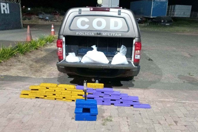Droga foi apreendida em Cristalina - (crédito: PMGO/Divulgação) Droga foi apreendida em Cristalina - (crédito: PMGO/Divulgação)