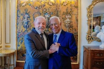 No almoço com o presidente do Conselho Europeu, Lula estava acompanhado dos ministros de Minas e Energia, Alexandre Silveira, da Ciência e Tecnologia, Luciana Santos e do e Meio Ambiente, Marina Silva -  (crédito: Ricardo Stucktert / PR)