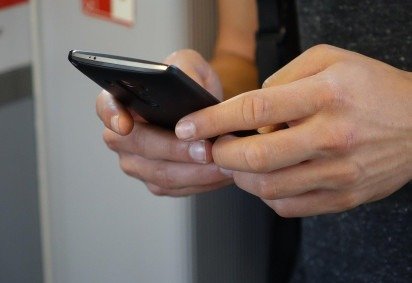 Segundo a pesquisa do Panorama Mobile Time/Opinion Box, o aplicativo está presente em 99% dos celulares brasileiros. Isso significa que qualquer alteração no app afeta diretamente o dia a dia de milhões de pessoas. -  (crédito: Imagem de Semevent por Pixabay)