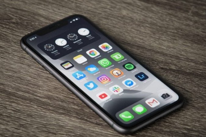 Quando um impacto significativo é detectado, o iPhone exibe uma notificação na tela para facilitar o contato com os paramédicos. Se o alerta não for cancelado, uma contagem regressiva de 20 segundos é iniciada. - (crédito: Thom Bradley Unsplash) Quando um impacto significativo é detectado, o iPhone exibe uma notificação na tela para facilitar o contato com os paramédicos. Se o alerta não for cancelado, uma contagem regressiva de 20 segundos é iniciada. - (crédito: Thom Bradley Unsplash)