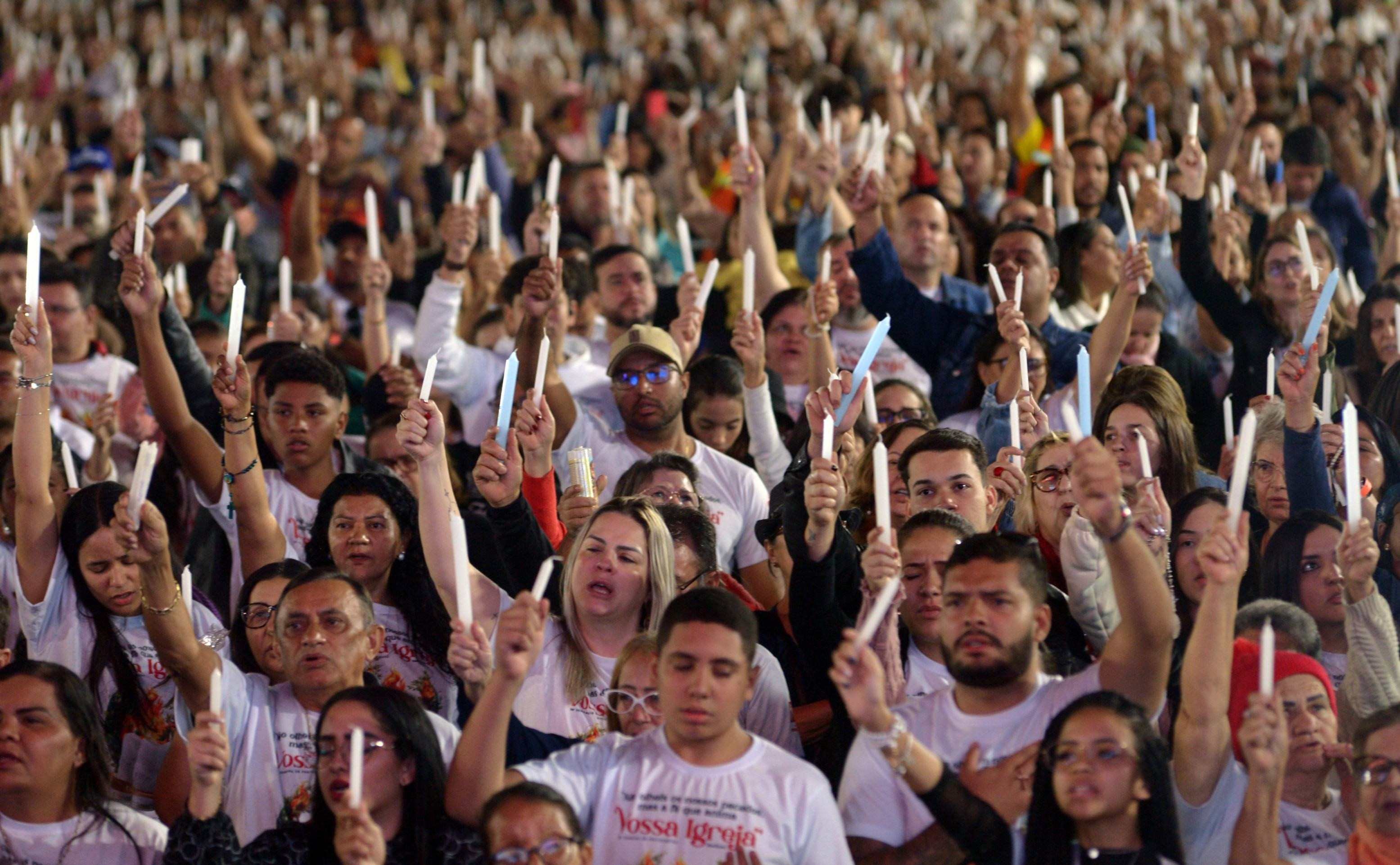  08/06/2025 - Ed Alves CB/DA Press. Cidades.  Pentescostes 2025 - Nossa Senhora da Primavera e Velas - Padre Moacir. 