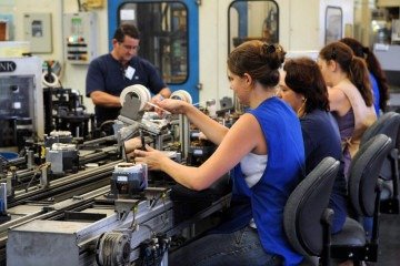 No primeiro quadrimestre do ano, mais de 50 mil jovens foram introduzidos ao mercado de trabalho por meio de ações fiscais promovidas pelo MTE -  (crédito: Arquivo/Agência Brasil)