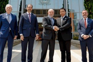 'São verdadeiras empresas multinacionais que estão envolvidas dentro das empresas, estão envolvidas na política, no Judiciário,  no futebol, em toda parte da cultura', disse Lula. -  (crédito: Ricardo Stuckert)
