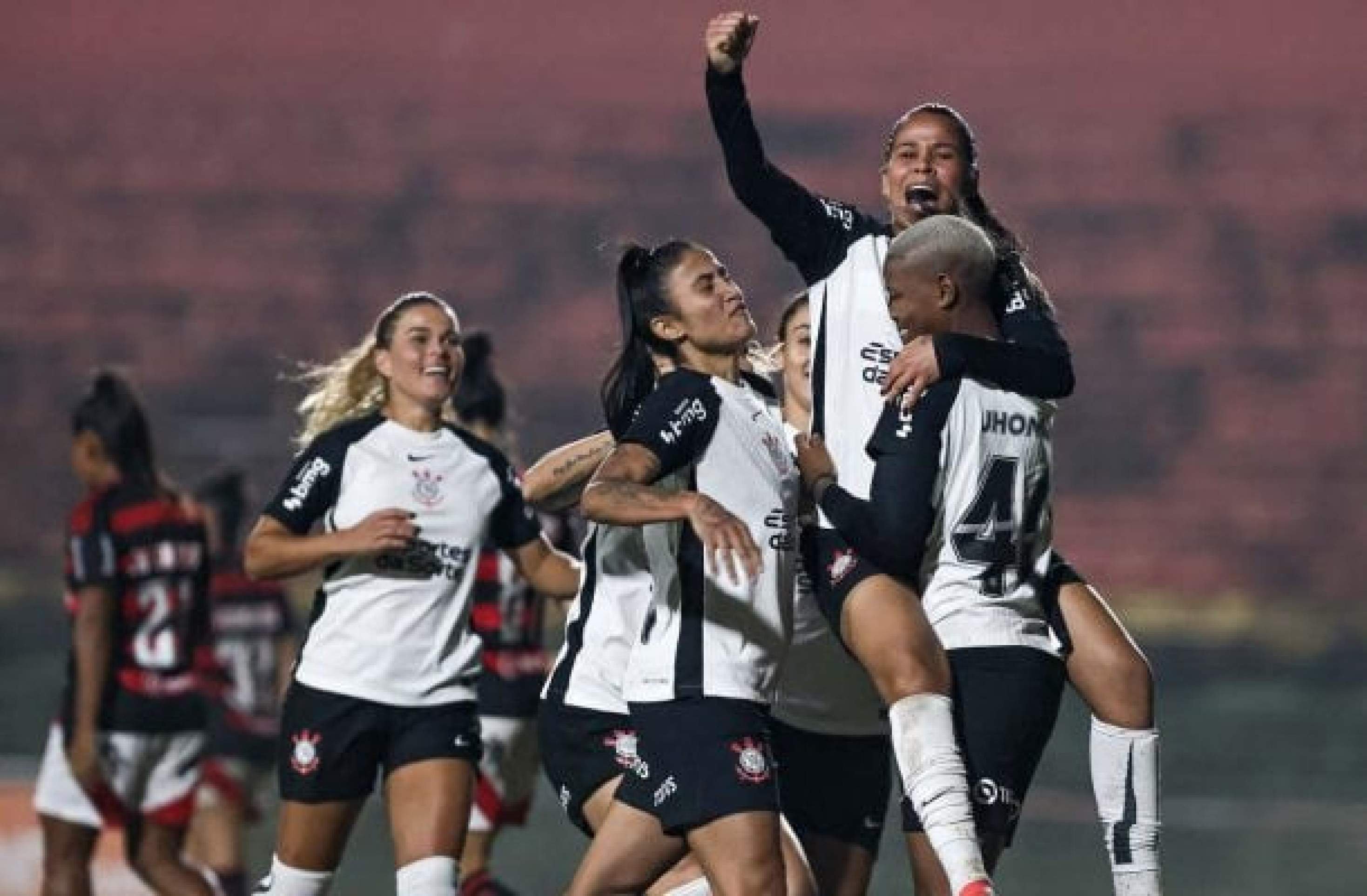 Nada de novo no front: Corinthians bate Fla no Brasileiro feminino