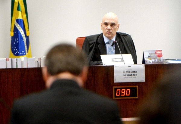  Ed Alves CB/DA Press