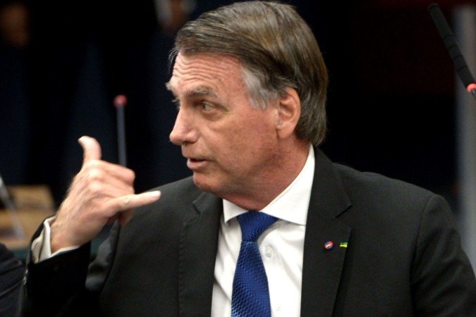 Ex-presidente Jair Bolsonaro minimizou as declarações do tenente-coronel Mauro Cid, delator do suposto plano criminoso - (crédito: Ed Alves CB/DA Press) Ex-presidente Jair Bolsonaro minimizou as declarações do tenente-coronel Mauro Cid, delator do suposto plano criminoso - (crédito: Ed Alves CB/DA Press)