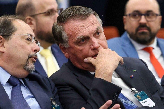 Bolsonaro e mais 7 depõem ao STF: quem são os integrantes do 'núcleo crítico', acusado de liderar tentativa de golpe - (crédito: BBC Geral) Bolsonaro e mais 7 depõem ao STF: quem são os integrantes do 'núcleo crítico', acusado de liderar tentativa de golpe - (crédito: BBC Geral)
