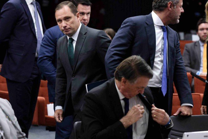 Cid na sessão com Bolsonaro: tenente-coronel foi o primeiro réu do Cid na sessão com Bolsonaro: tenente-coronel foi o primeiro réu do