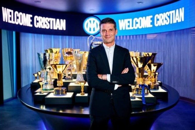Chivu fez parte do time que conquistou a tríplice coroa, com os títulos da Champions, Campeonato Italiano e Copa da Itália - (crédito: Foto: Divulgação) Chivu fez parte do time que conquistou a tríplice coroa, com os títulos da Champions, Campeonato Italiano e Copa da Itália - (crédito: Foto: Divulgação)