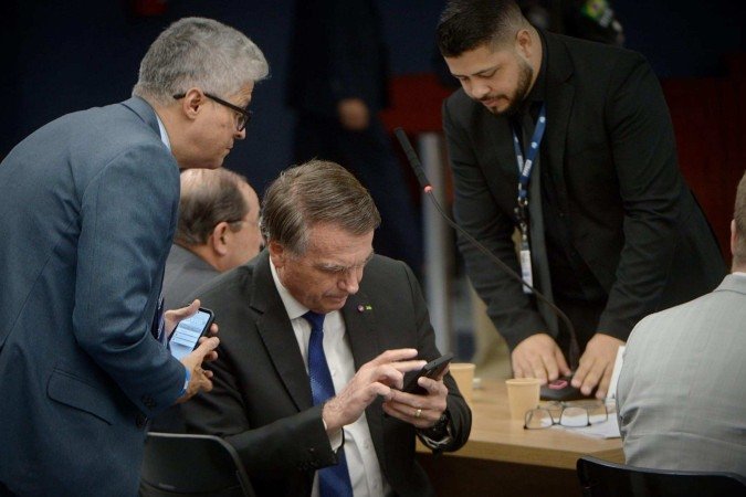 Bolsonaro, acompanhado de seus advogados, participa do interrogatório da trama golpista no STF - (crédito: Ed Alves CB) Bolsonaro, acompanhado de seus advogados, participa do interrogatório da trama golpista no STF - (crédito: Ed Alves CB)