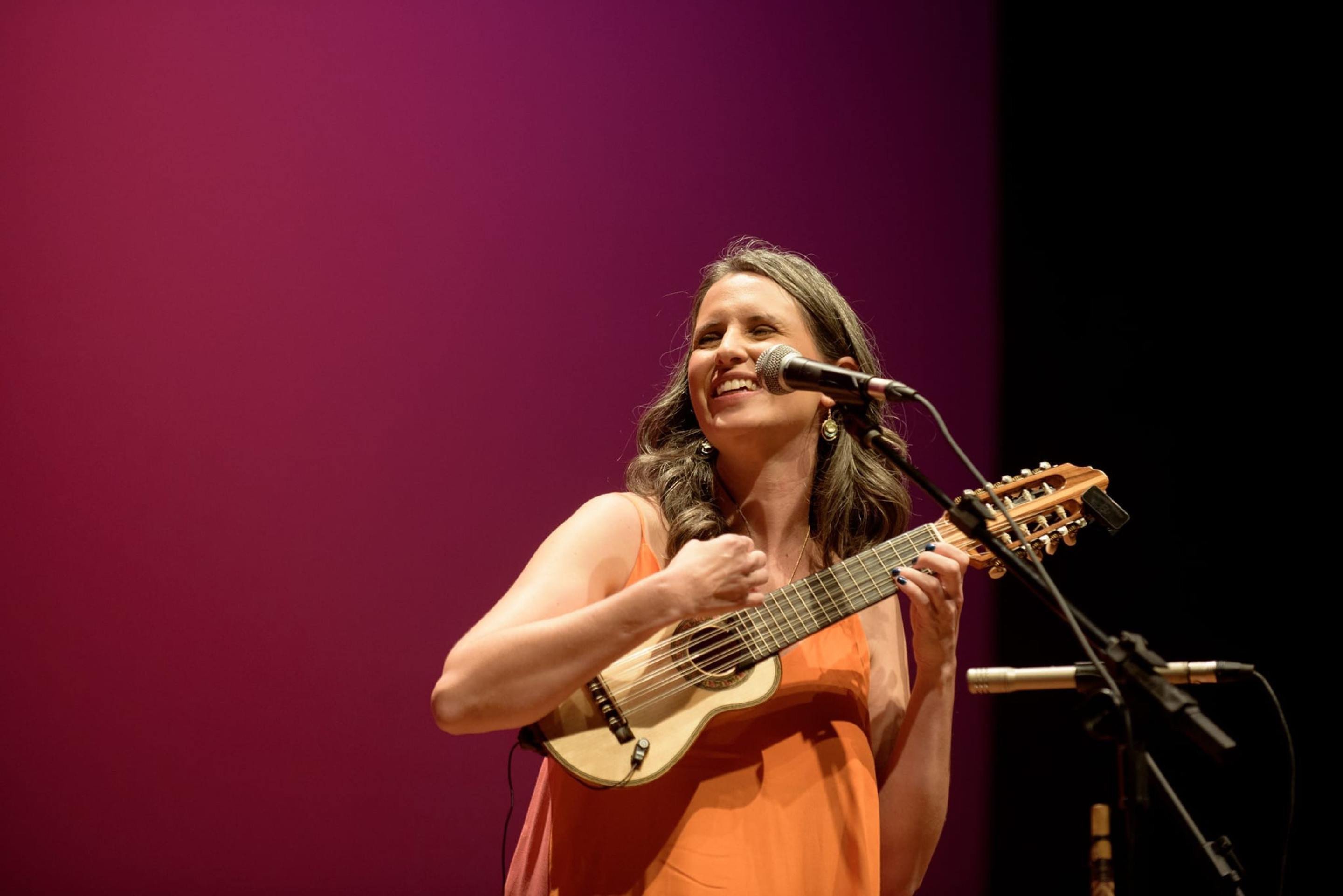 A cantora Nádia Campos
