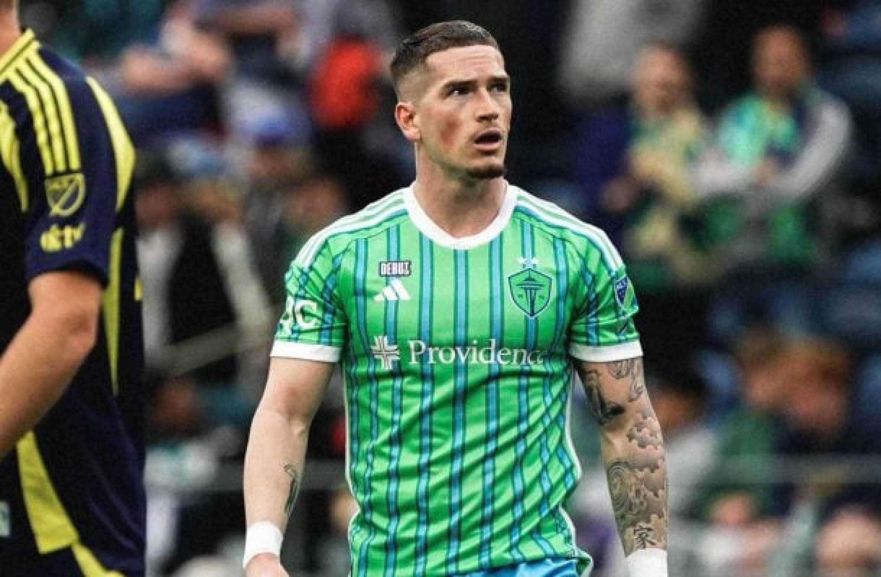 Destaque do Seattle, adversário do Botafogo, Kent se destacou na Europa