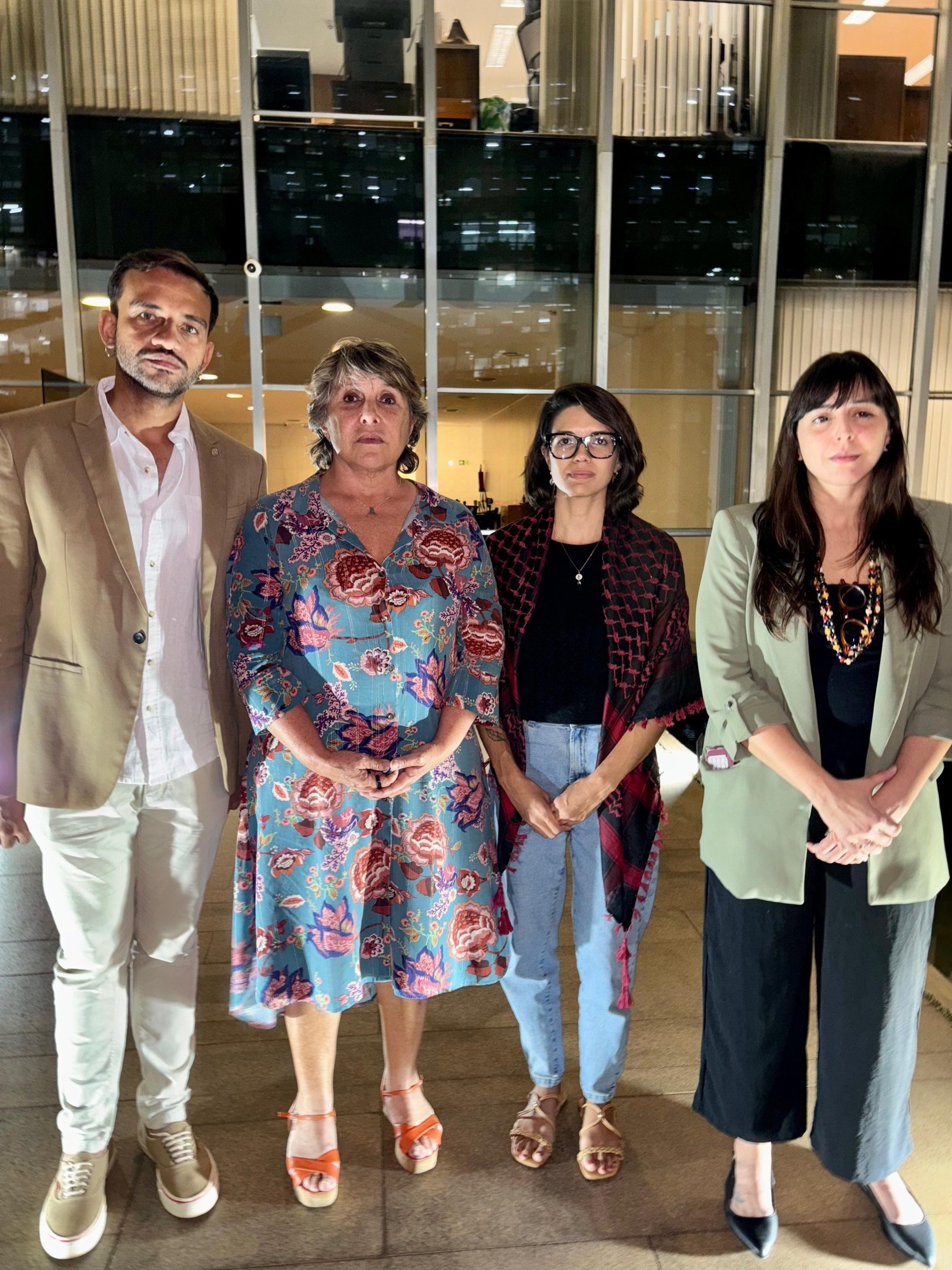 Parlamentares do DF participam de reunião no Itamaraty, juntamente com a mulher de Thiago Ávila, Lara Souza