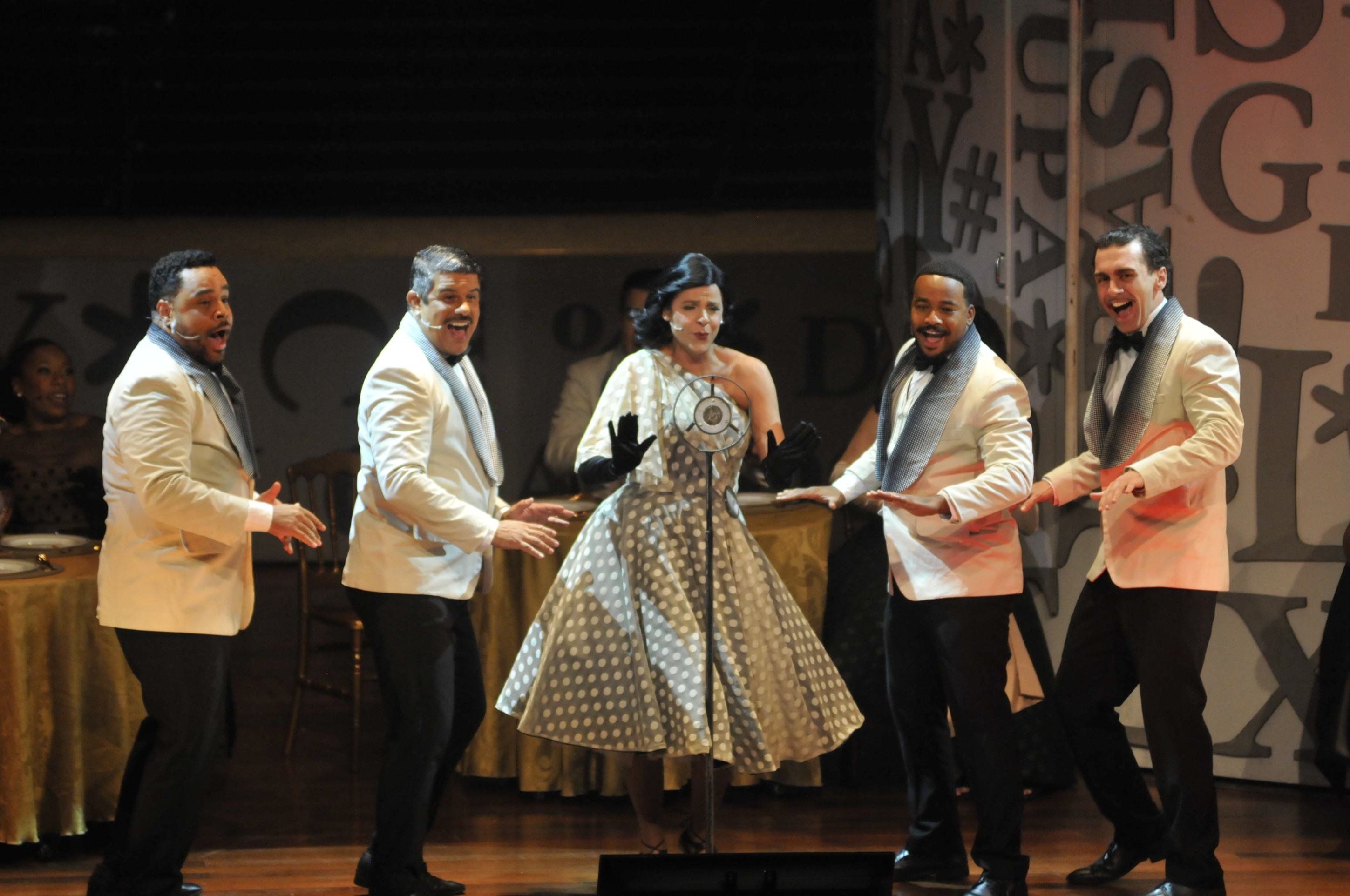  Peça Musica em comemoração dos 100 anos de Assis Chateaubriand no Centro de Convenções Ulysses Guimarães.