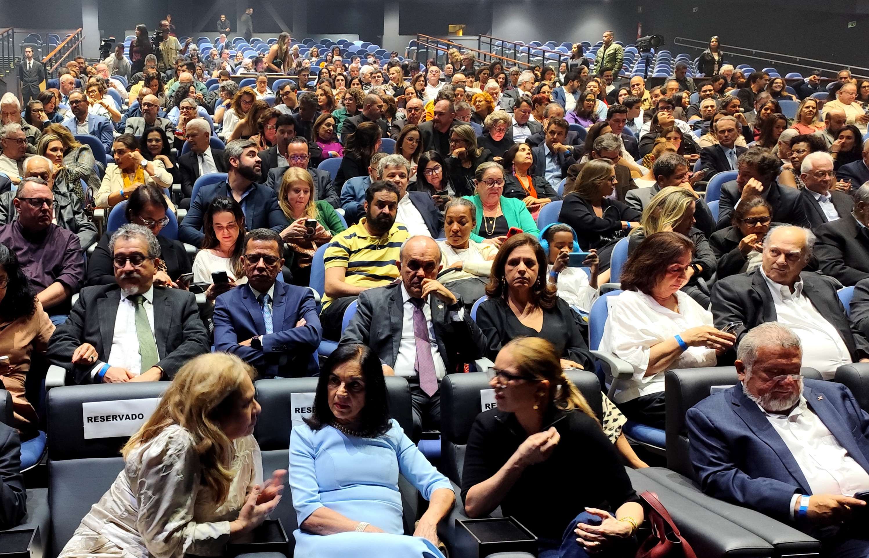  Pe..a Musica em comemora....o dos 100 anos de Assis Chateaubriand no Centro de Conven....es Ulysses Guimar..es.     