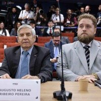 Matheus Mayer Milanez (D), advogado de Augusto Heleno, pediu a prisão humanitária por argumentar que o general tem a saúde debilitada  -  (crédito: Rosinei Coutinho/STF)