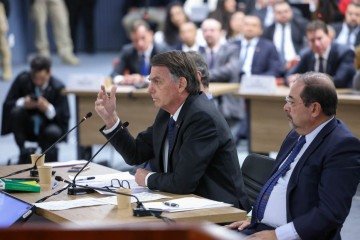 'Não tem indício nenhum. Era uma reunião que não era para ser gravada, era uma retórica, um desabafo. Peço desculpas. Eu não tinha intenção de afirmar nenhum desvio de conduta de vocês', disse Bolsonaro

 -  (crédito: Antonio Augusto/STF)
