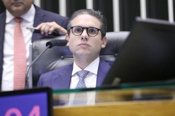 'Nós vamos notificar (a deputada) para que ela possa se defender e a palavra final será do Plenário', esclarece Motta sobre Zambelli -  (crédito: Kayo Magalhaes/Câmara dos Deputados)