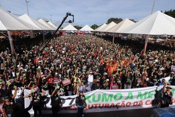 Professores decidem manter greve por tempo indeterminado -  (crédito: Luzo Comunicação/site Sinpro-DF)