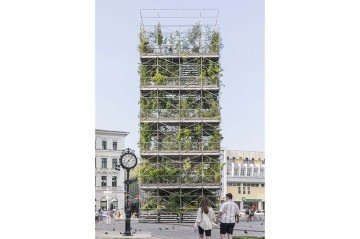 A obra Pepiniera é formada por 1.306 plantas na intervenção urbana, que fica em Timioara, na Romênia, e foi criada pelos estúdios Maio, Studio Nomadic e Studio Peisaj. A proposta é criar um berçário para fomentar debates públicos e estreitar a relação das cidades e pessoas com o verde. 