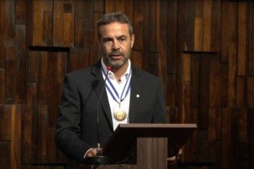 Artur Jorge recebe Medalha Tiradentes no Rio