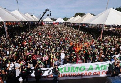 Professores decidem manter greve por tempo indeterminado -  (crédito: Luzo Comunicação/site Sinpro-DF)