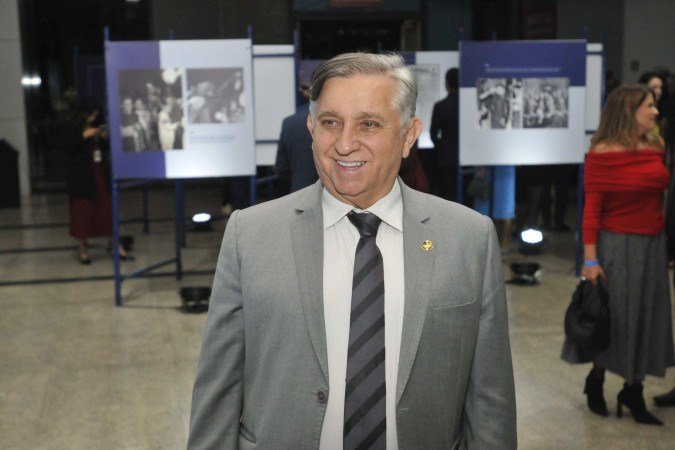 O senador esteve no Centro de Convenções Ulysses Guimarães para acompanhar as homenagens a Assis Chateaubriand. -  (crédito:  Minervino Junior/CB/D.A Press)