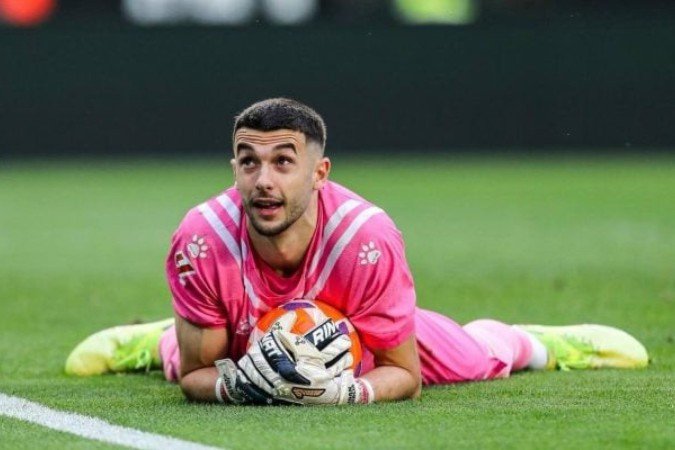 Goleiro de 24 anos optou por continuar em Barcelona e deve assinar contrato por cinco temporadas - (crédito: Foto: Divulgação/Espanyol) Goleiro de 24 anos optou por continuar em Barcelona e deve assinar contrato por cinco temporadas - (crédito: Foto: Divulgação/Espanyol)