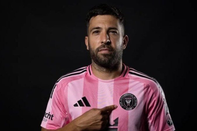 Alba (dir.) comemora gol do Inter Miami ao lado de Lionel Messi - (crédito: Foto: Carmen Mandato/Getty Images) Alba (dir.) comemora gol do Inter Miami ao lado de Lionel Messi - (crédito: Foto: Carmen Mandato/Getty Images)