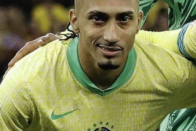 RAPHINHA - Não ficou preso a posição no ataque, embora tenha predominantemente atuado pela direita. Teve o mérito de prender a marcação de quatro jogadores no lance em que resultou no gol de Vini Jr. NOTA 7,5 - Foto: Rafael Ribeiro / CBF