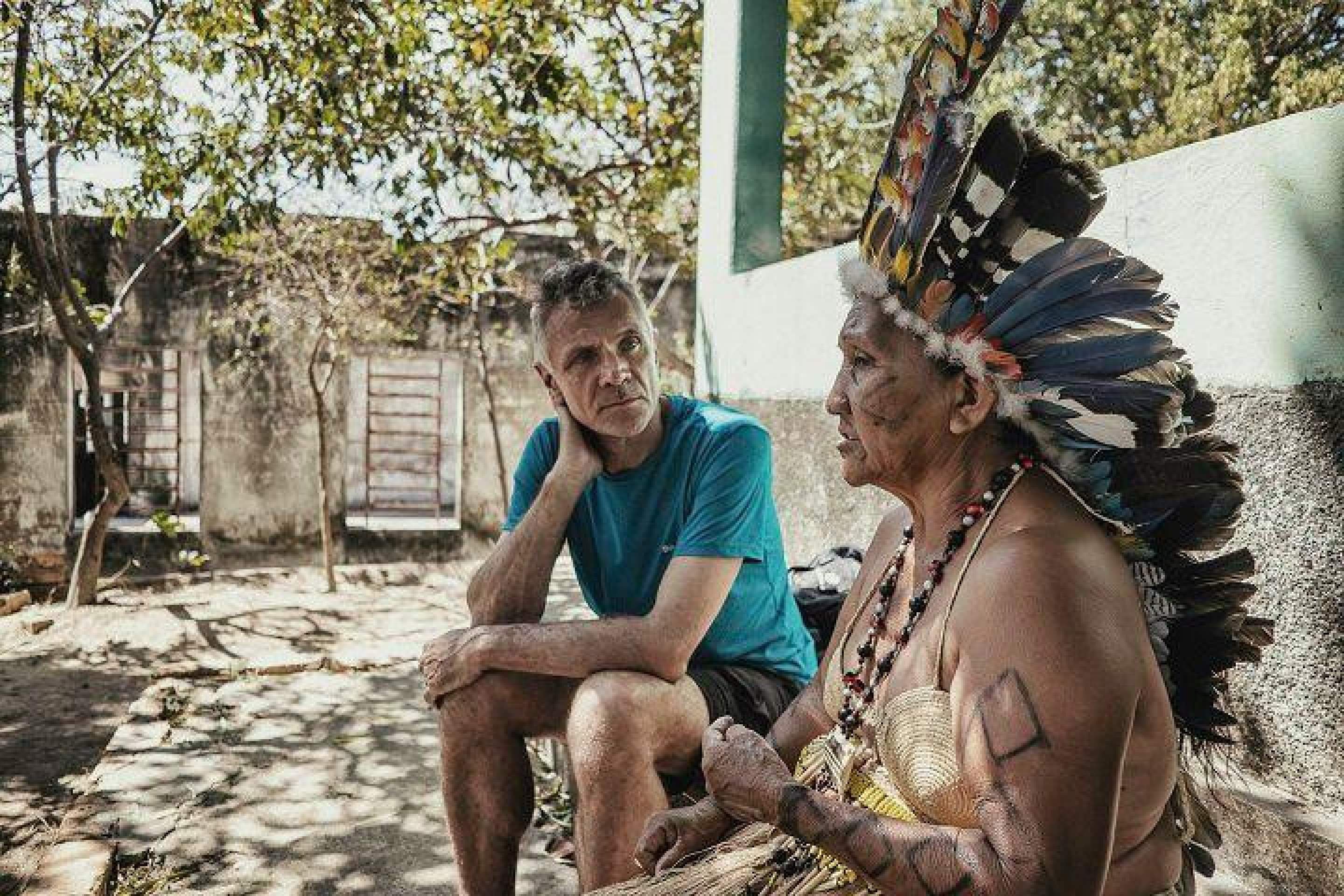 'Não podíamos permitir que seu assassinato matasse seu sonho': como amigos de Dom Phillips se uniram para terminar livro sobre a Amazônia