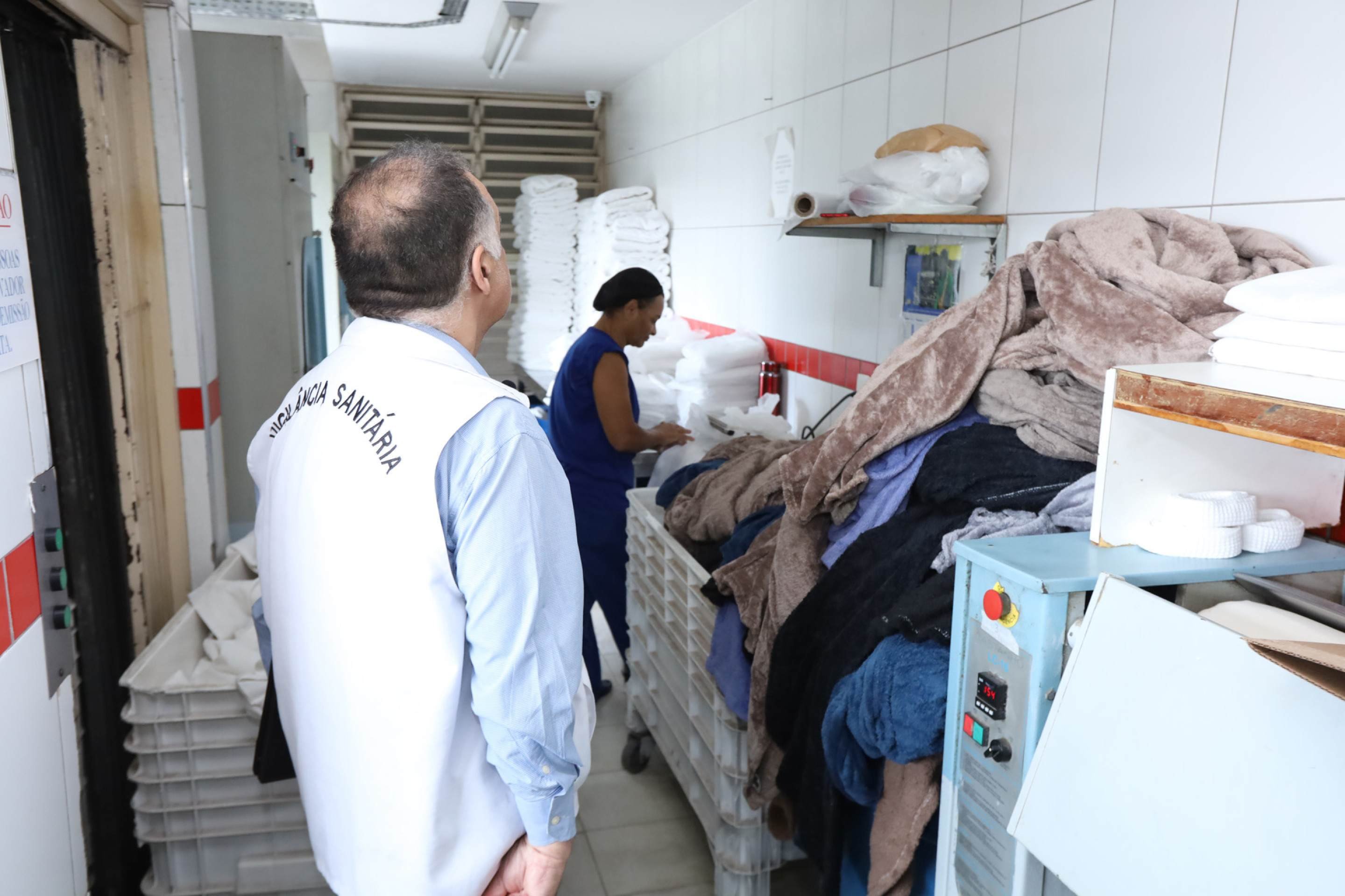 Vigilância Sanitária fiscaliza motéis e hotéis para o Dia dos Namorados Vigilância Sanitária fiscaliza motéis e hotéis para o Dia dos Namorados